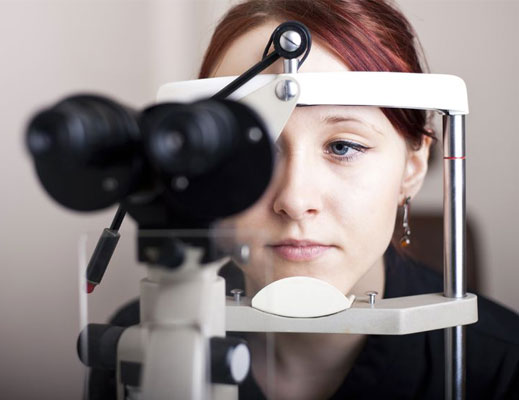 woman-doing-ophthalmology-eye-exam